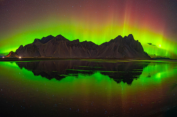 Aurora over Vestrahorn Mountain